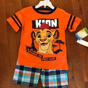 Short & t-shirt set. Orange color